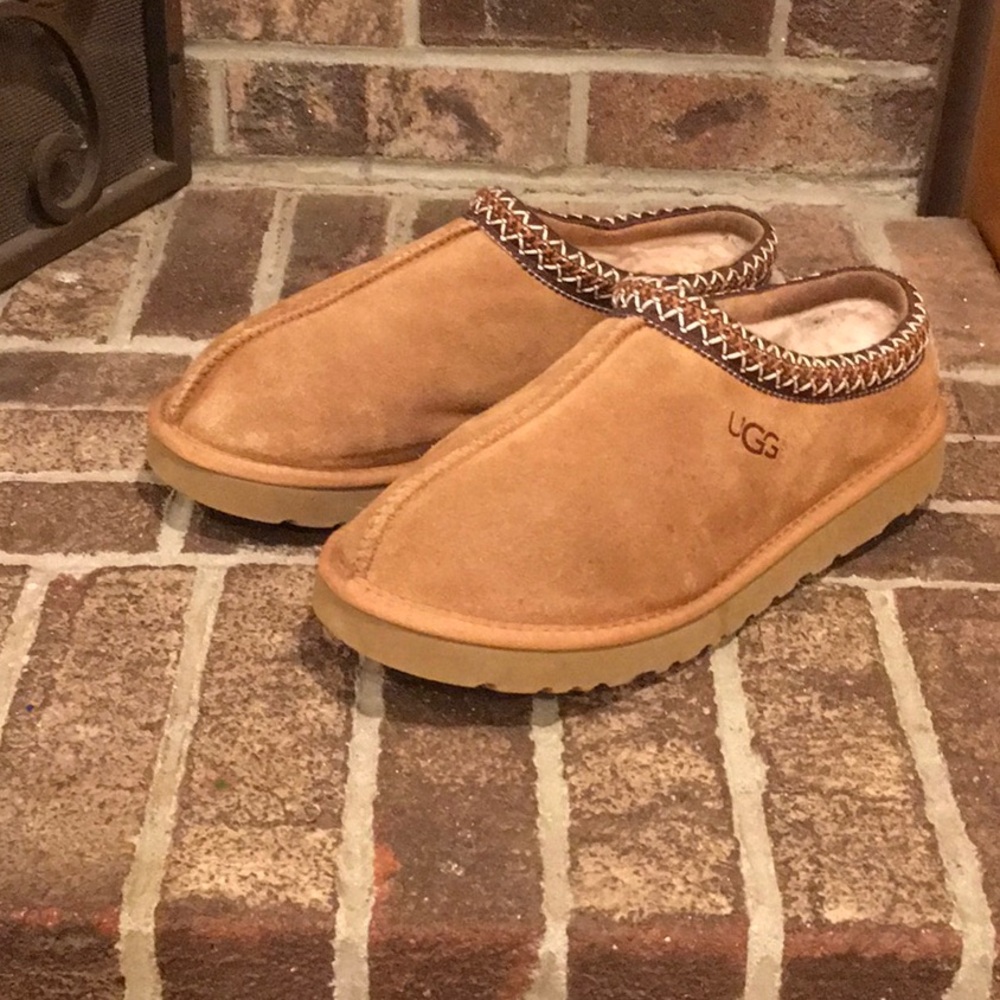 Chestnut color, Tasman UGGs, lightly worn in great shape